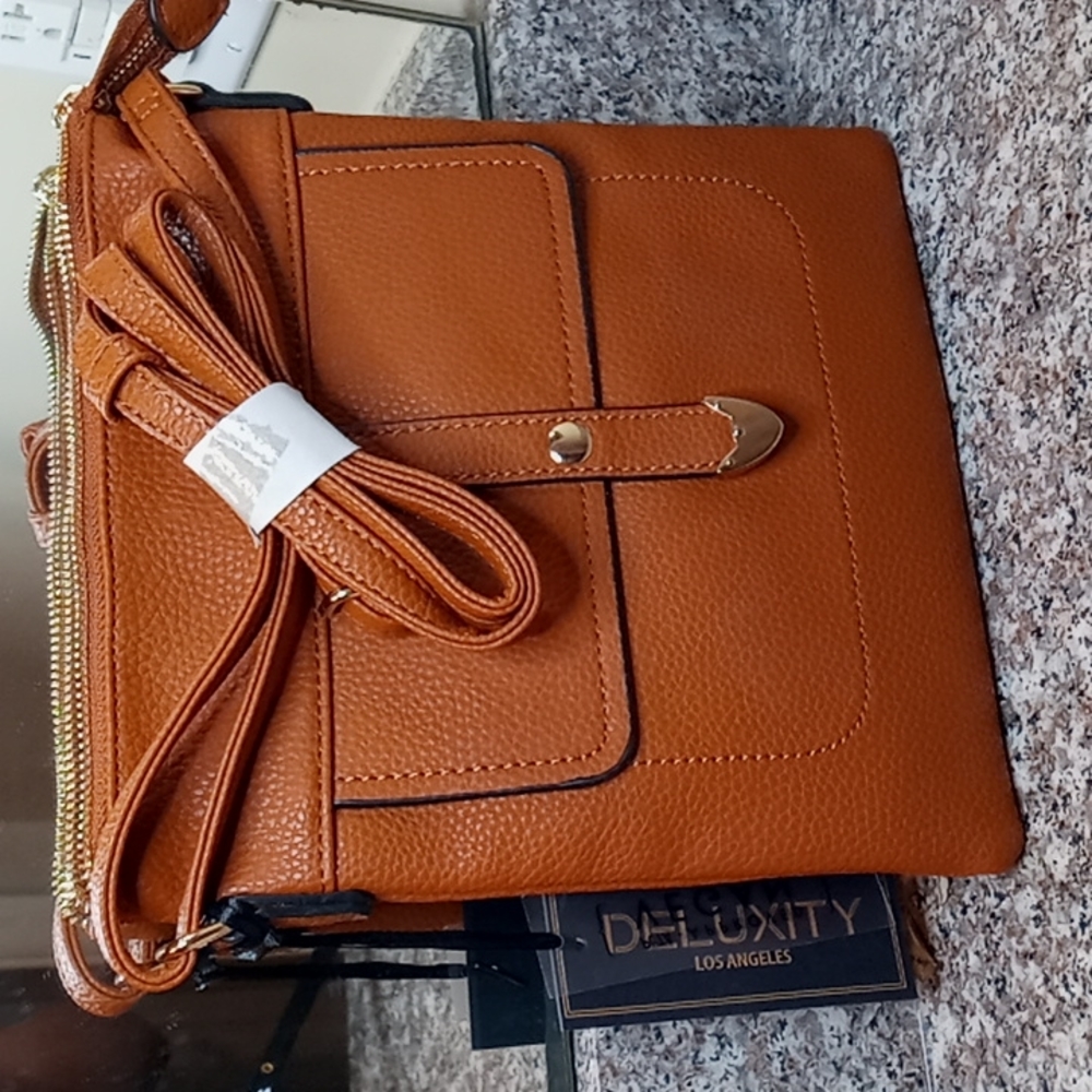 HGold Trimmed Zip One Strap Handbag